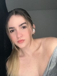 Whiteeateneaa's Offline Chat Room
