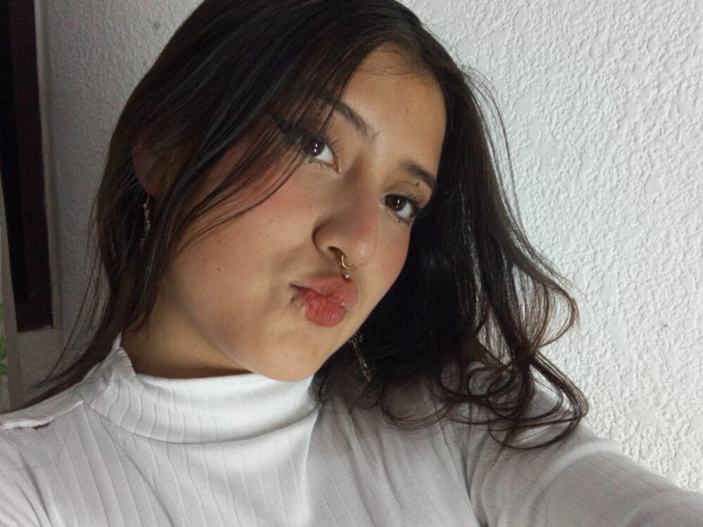 Straw_berry__ profile