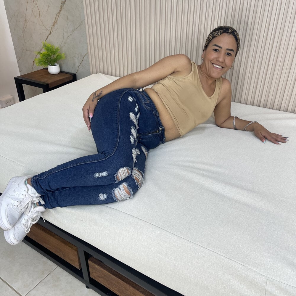 cristal_baily profile