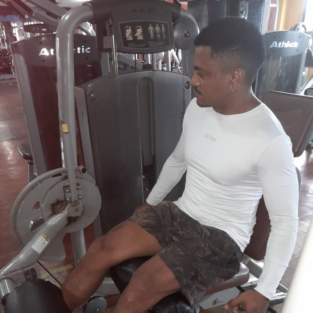 Izak312's Offline XXX Chat