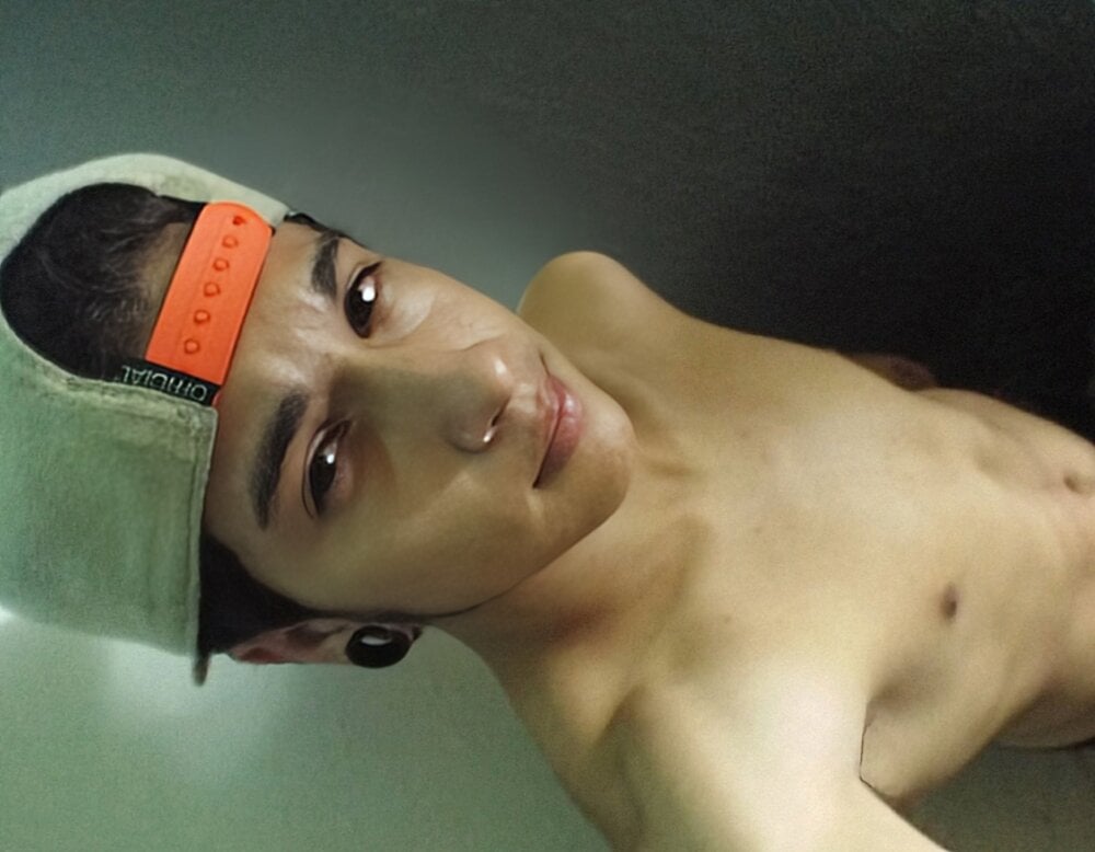 latrelzin17 from stripchat