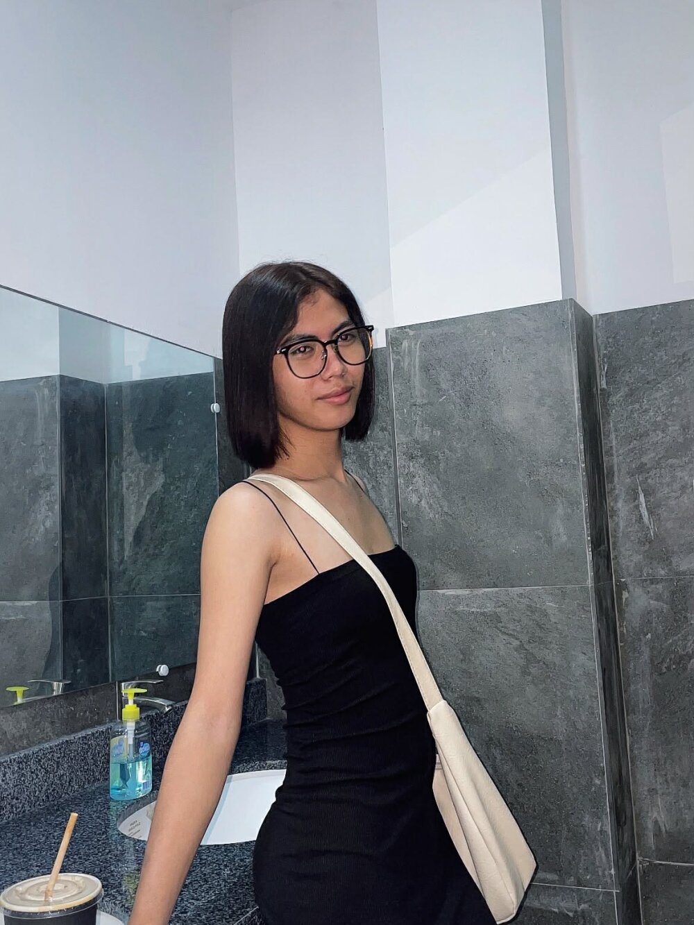 Ur_hottestdella profile