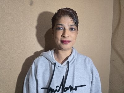 indiansilvermoon from stripchat