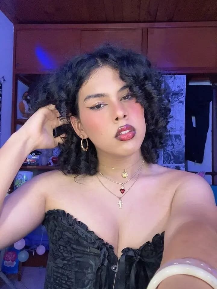 little_alli from stripchat