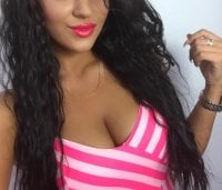Layla_Sweet_XO's Offline Chat Room