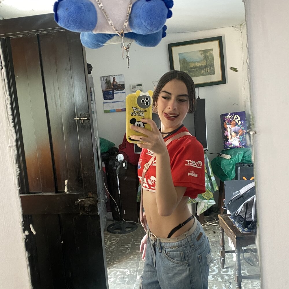 cheapadultsexcams.com daym__07 livesex profile in by-ur-side cams