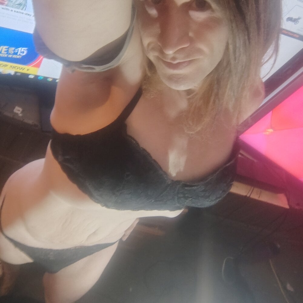 badliljenna1002 Chat XXX offline