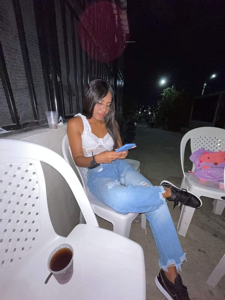 Emily_dirty01