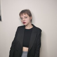 LucettaBrowning's Offline Chat Room