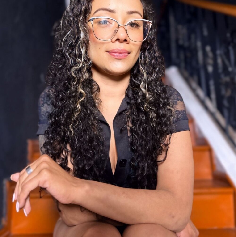 Watch CarolaynStone live on cam on StripChat