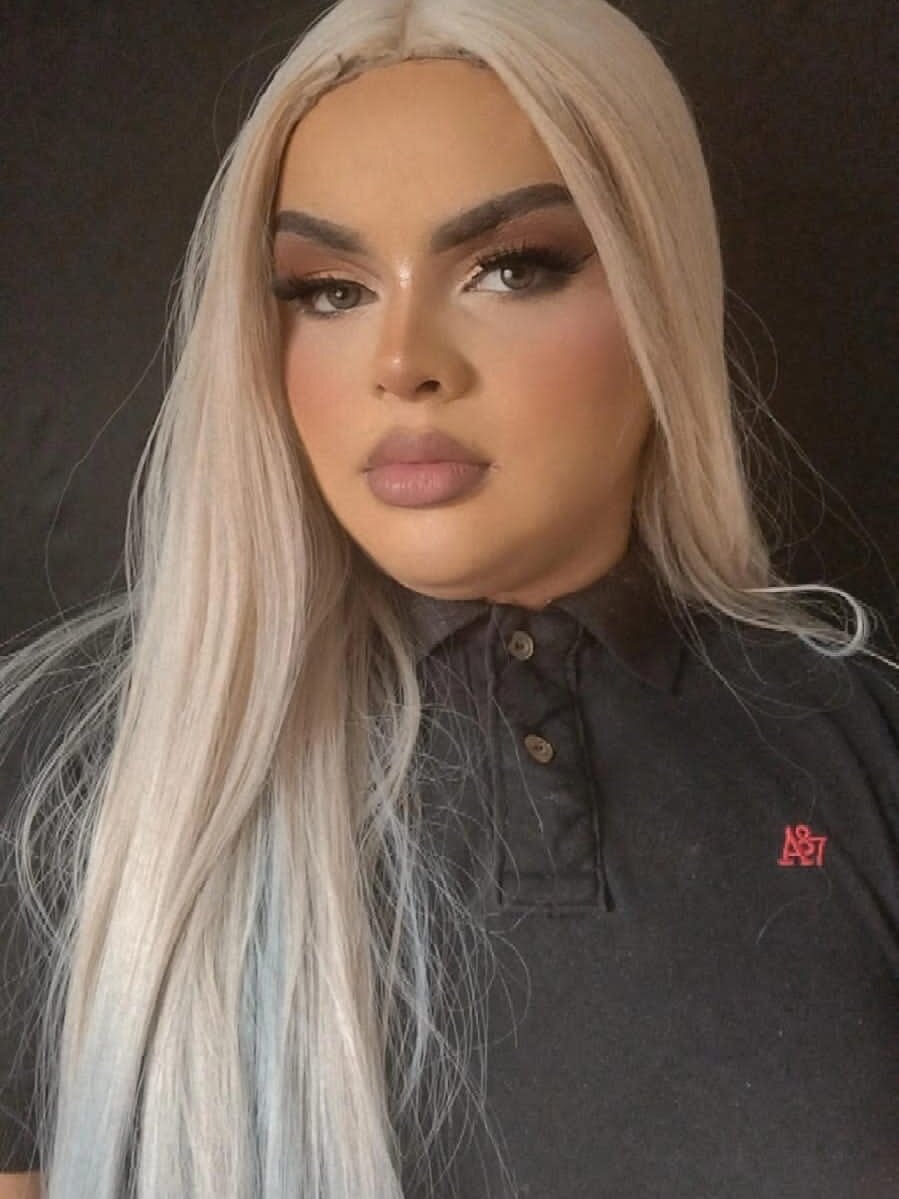 Live sex webcam photo for goldenbubble__ #289987219