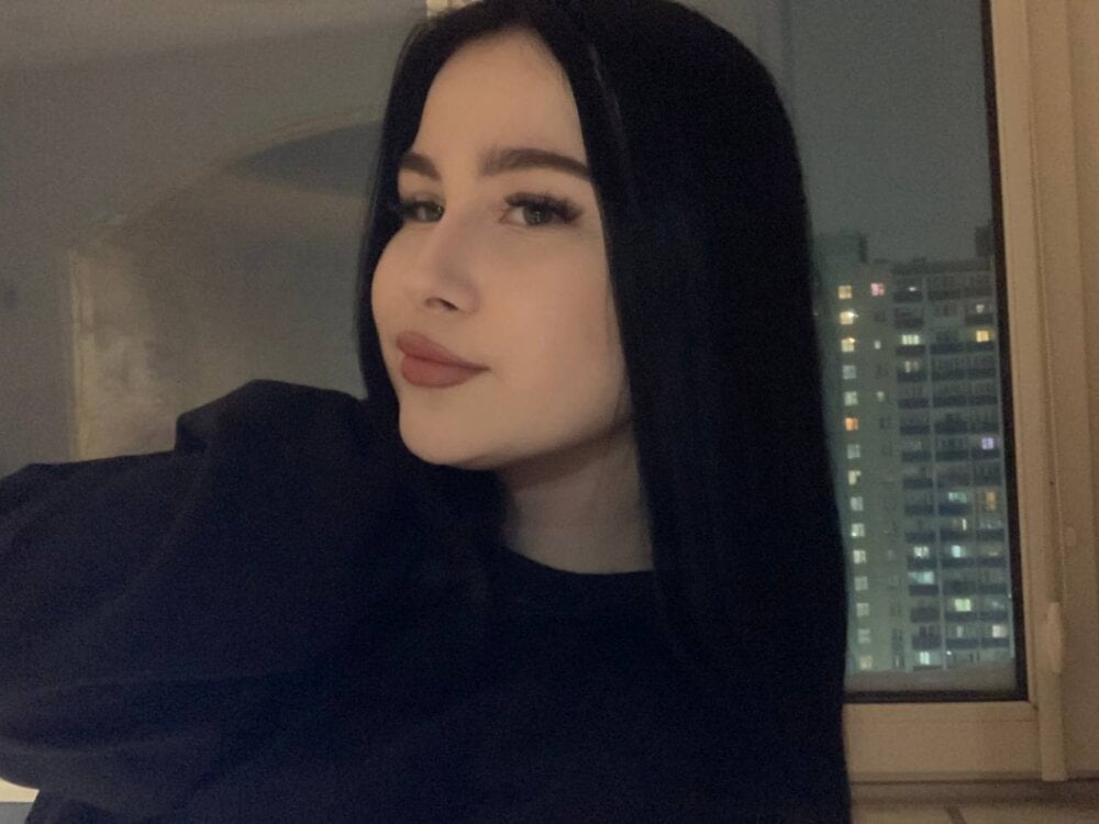 webcam-sexe.net pinky_beby livesex profile in white-hair cams