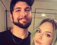 fatalxcouple's Offline Chat Room