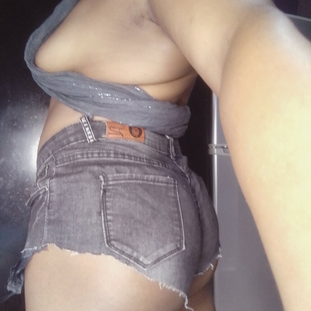 juicylips58's Offline XXX Chat