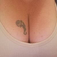 Sassysam87's Offline Chat Room