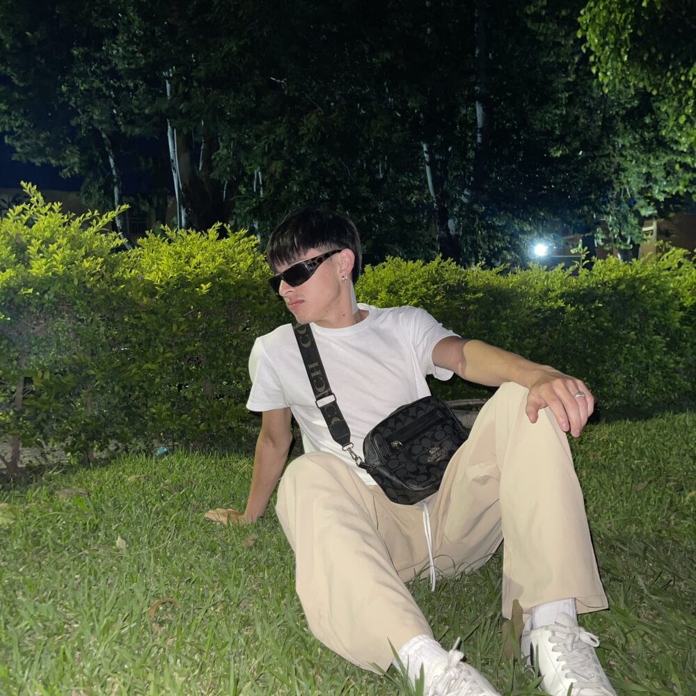 Lovethugblad18 profile