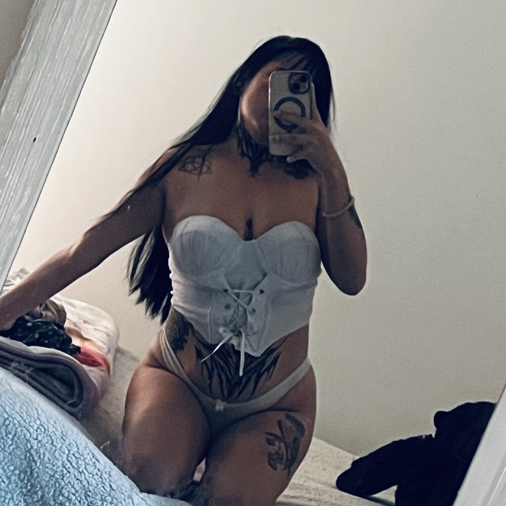 glamcambabes.com taniavanegas03 livesex profile in spanish cams