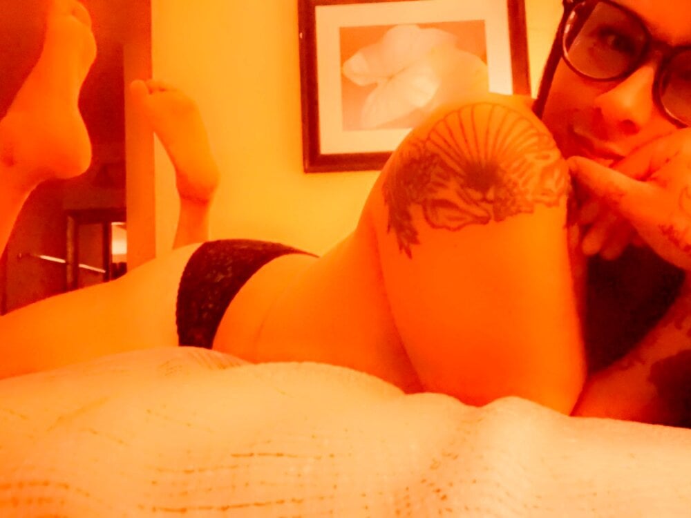stripchat peachhh__x webcam profile pic via badgirlwebcam.com