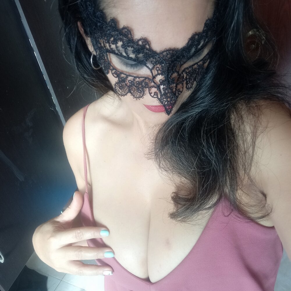 Hemeralda 🧟 online sex chat