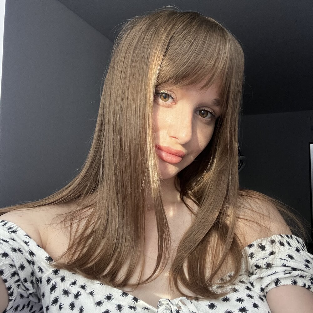 Lara_Vest profile