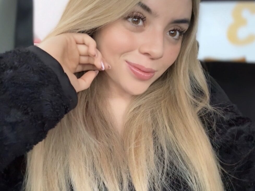 Mia_blondee_'s Live XXX Chat