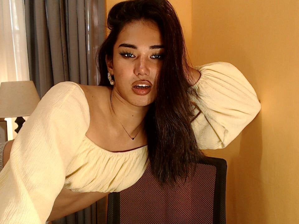 magnificent_kitana from stripchat