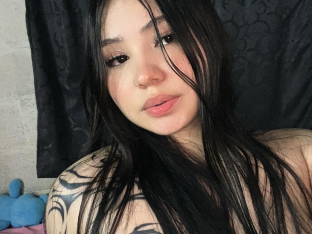 sara_hils1's Offline XXX Chat