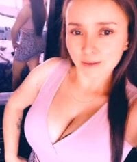 Isabella_boom's Offline Chat Room