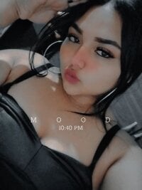 DirtyLolaHotX_'s Offline Chat Room