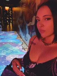CityGirlsUp's Offline Chat Room