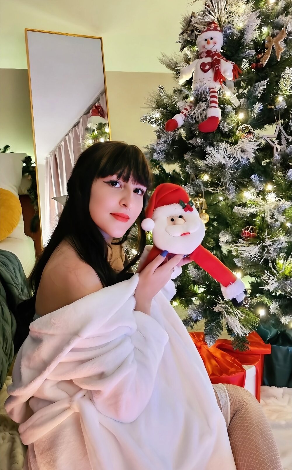 Live sex webcam photo for ElsaNeal #290236722