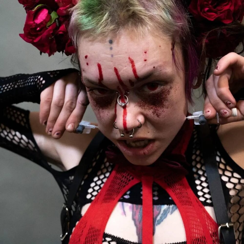 Godessofyourblood Offline XXX Chat