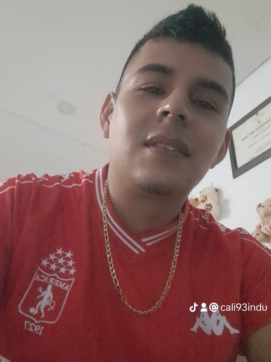 david18cm93's Offline XXX Chat