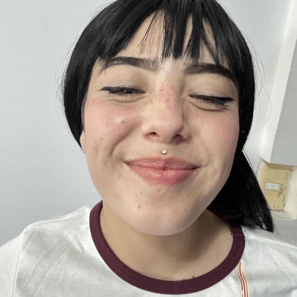 CrimsonVixen_69 profile