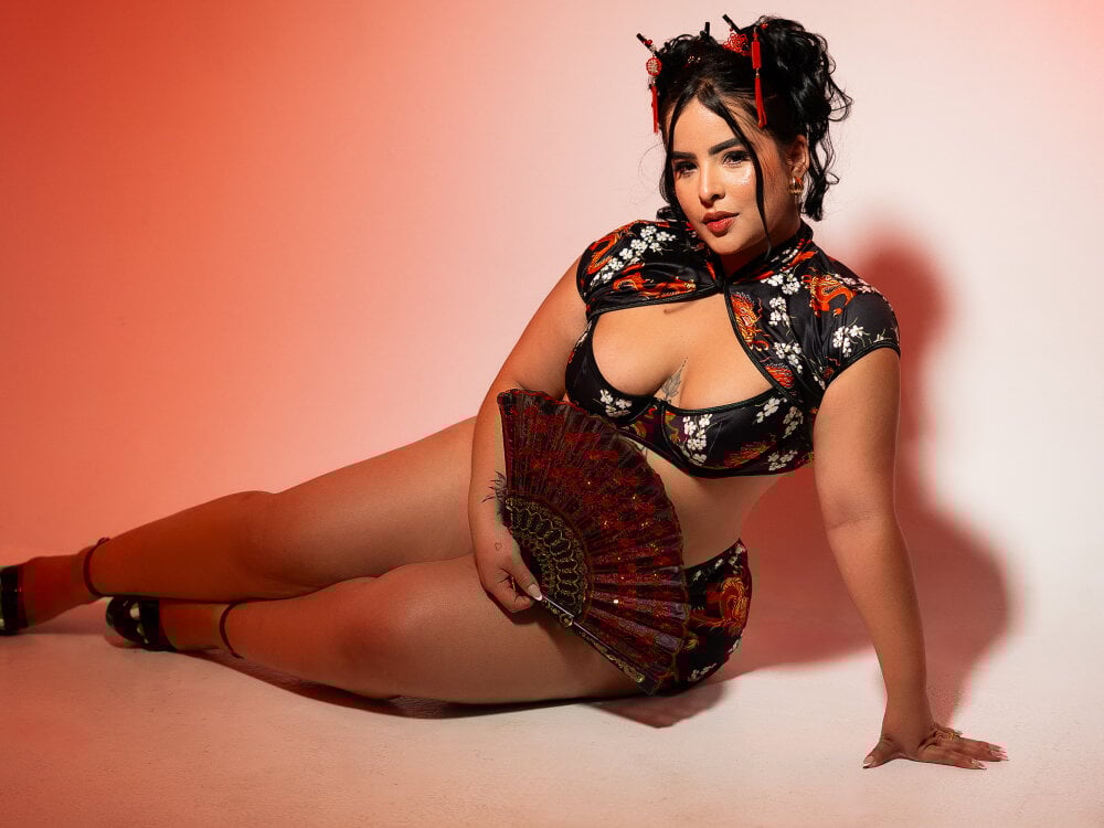 myliveeroticcams.com lexievegga livesex profile in la cams