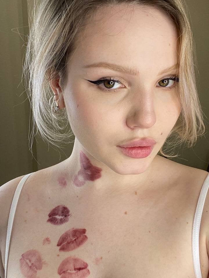 kitty_holly