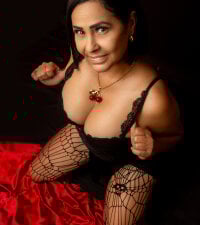 Chat +18 de EmperatrizMilf ao vivo