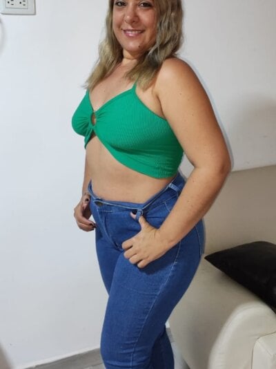 Iivana_19 Couple Analwhite Live Webcam Adult