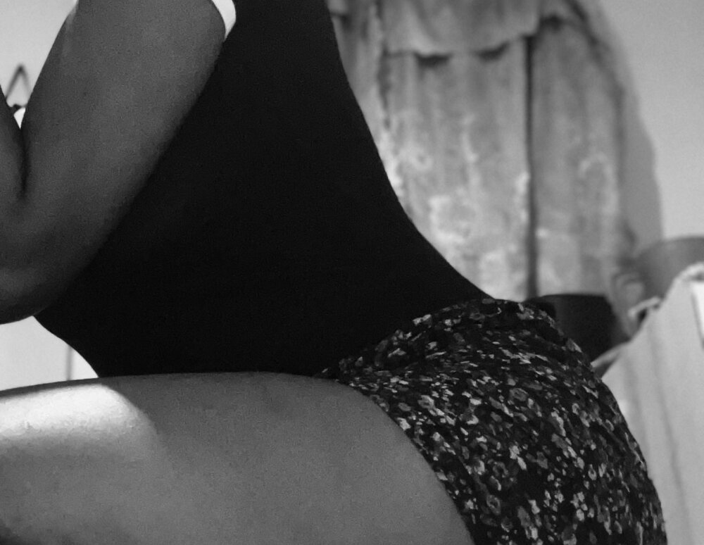 EcstasyBabe01's Offline XXX Chat