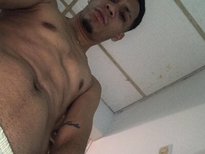 Dann_skinnycum - Stripchat Boy 