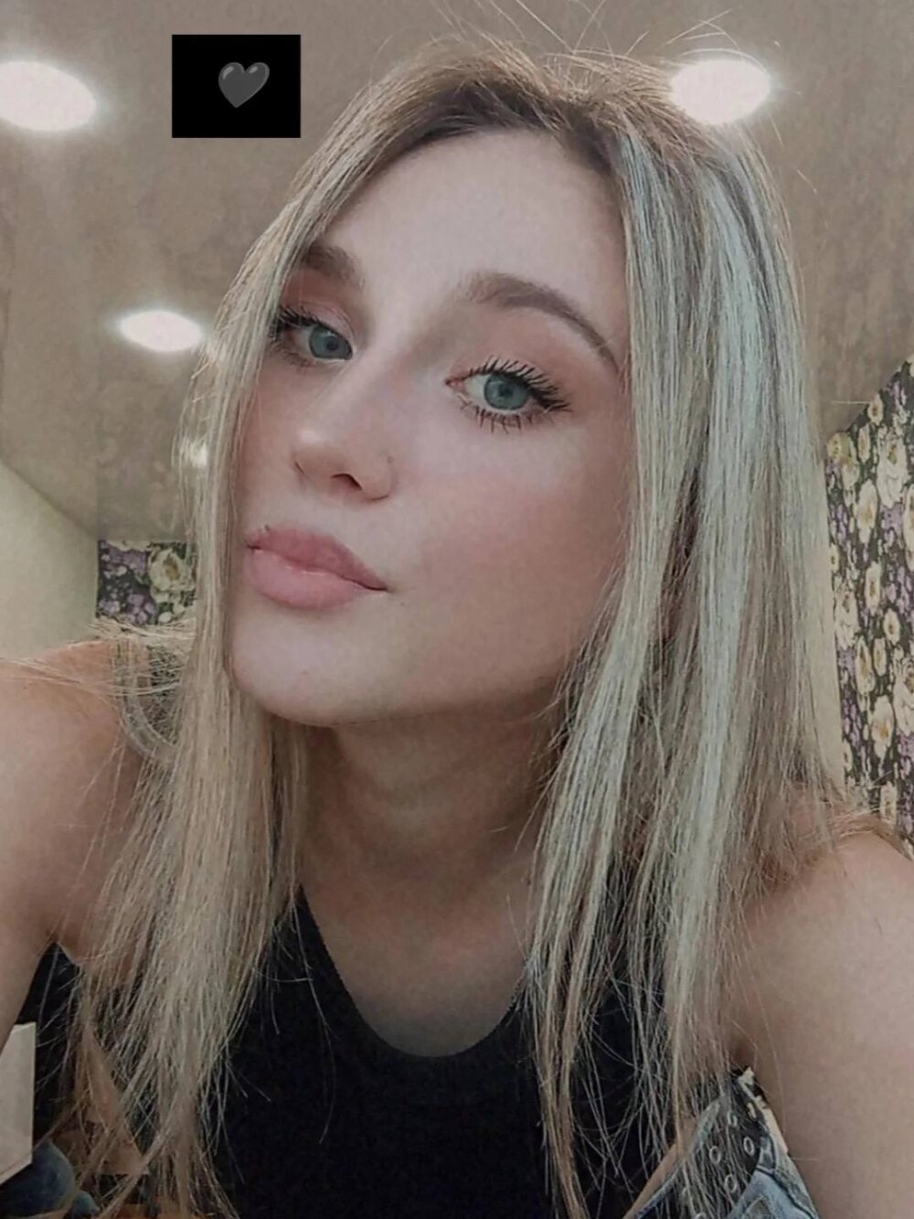 elivecams.com milabrosky livesex profile in caucasian cams