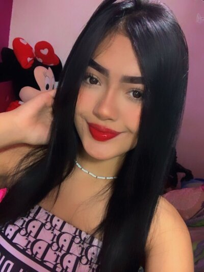 dulcesotnes18 from stripchat