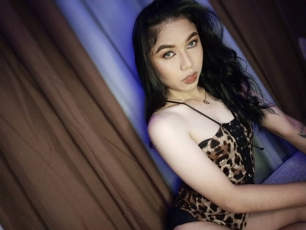 Live sex webcam photo for holysofhiexx #289256682