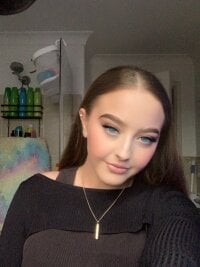 Model spankmykittyhehe