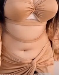 yoursnishaa's webcam live show