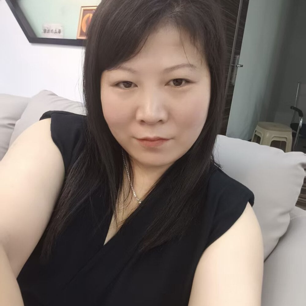 yuxiang001 from stripchat