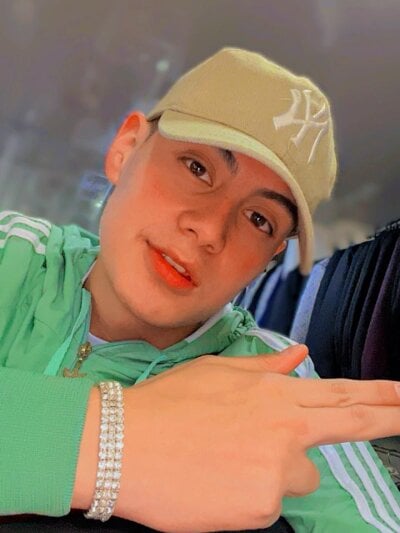 naim__cruise from stripchat