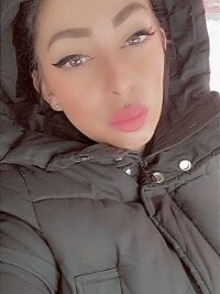 dreamofanalia303's Offline Chat Room