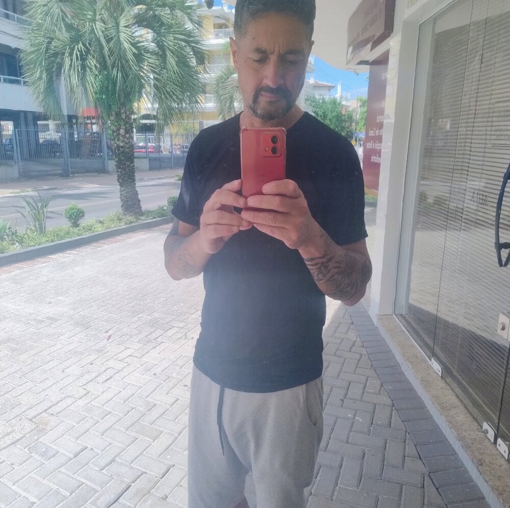 chicosbrasil's most recent online preview