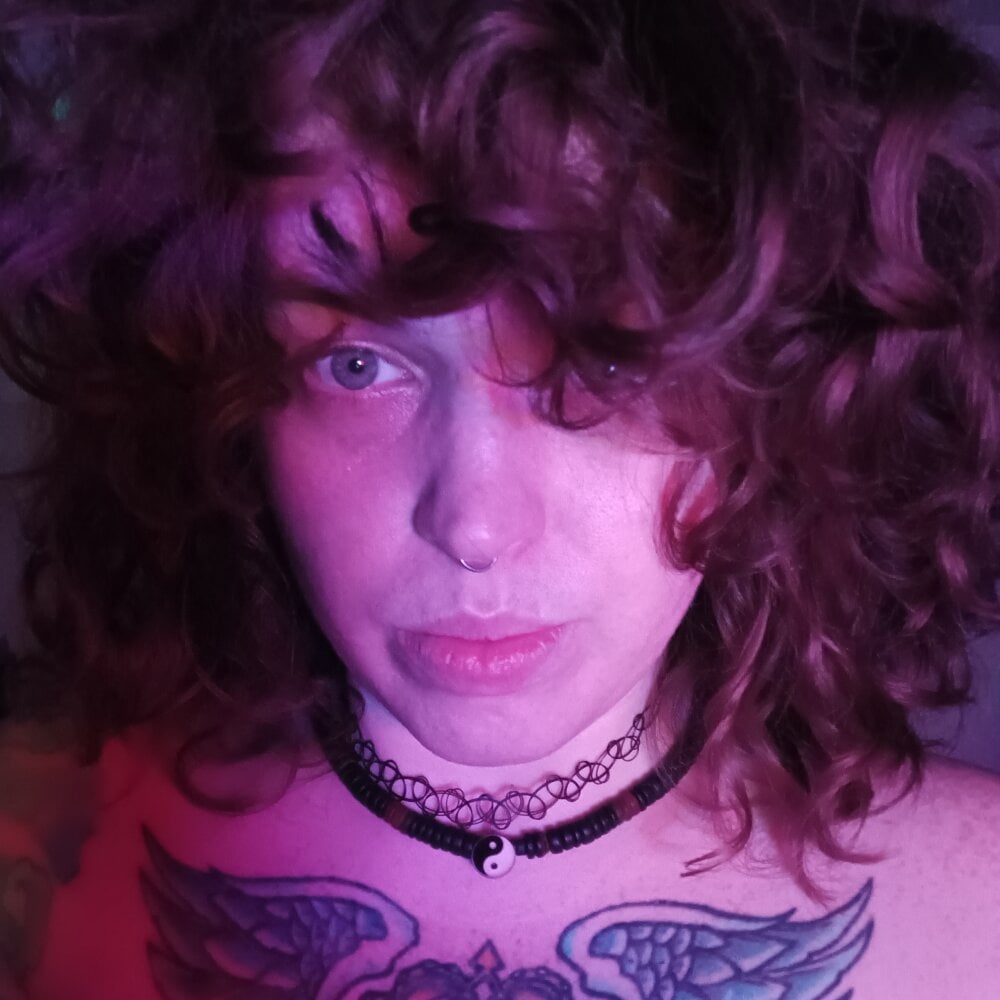 favoritestepsis live cam model at StripChat